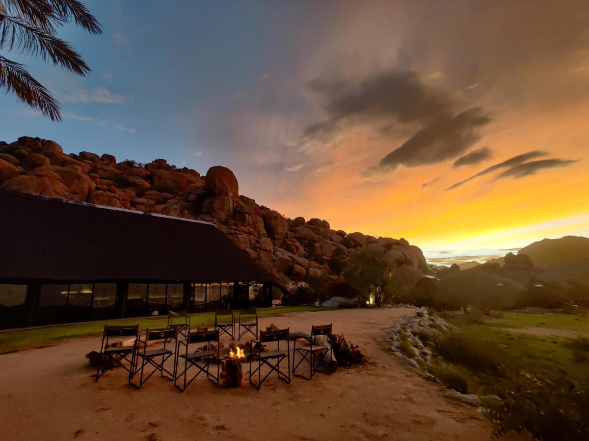 Ai Aiba - The Rock Painting Lodge Omaruru Eksteriør bilde