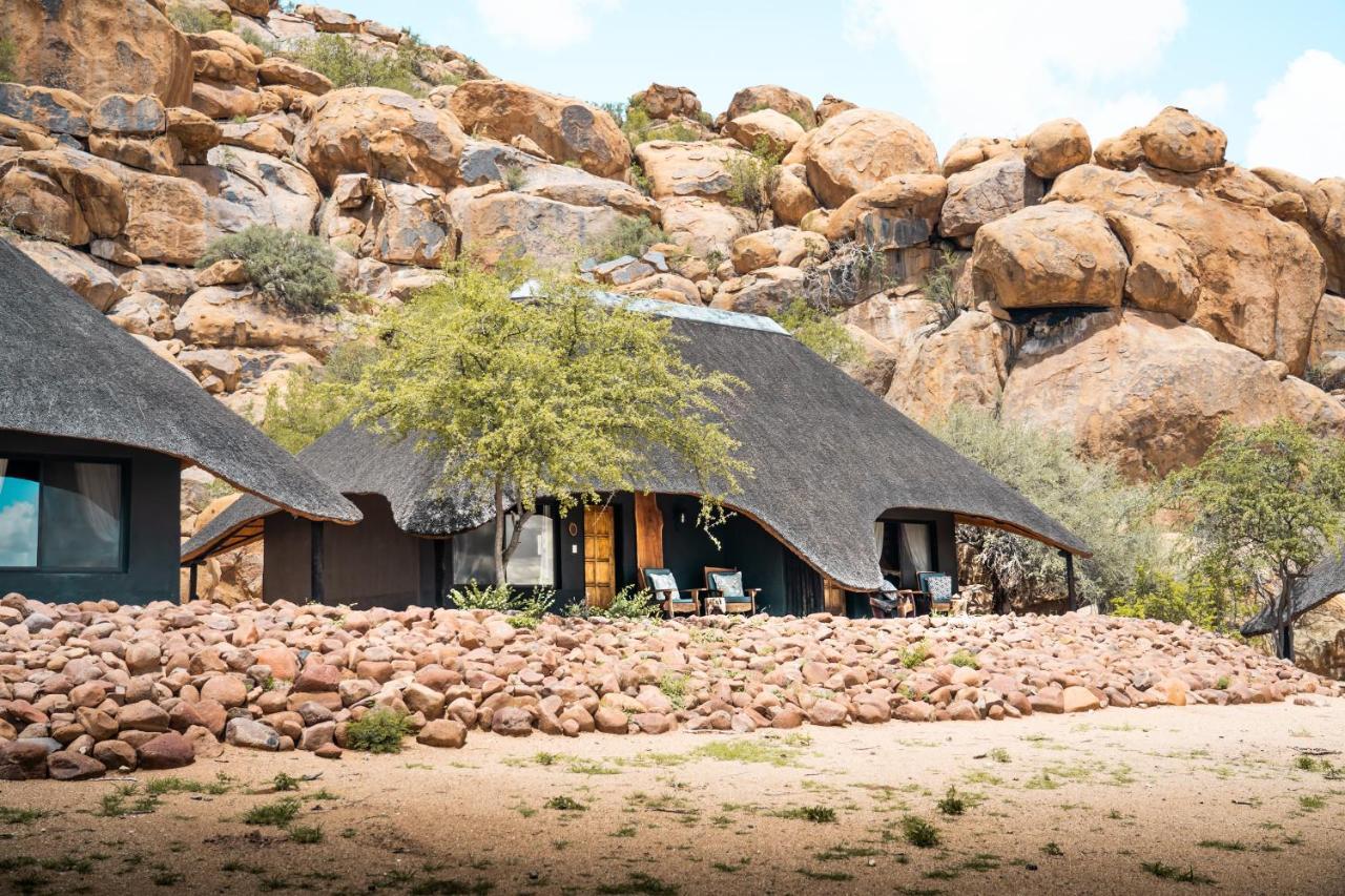 Ai Aiba - The Rock Painting Lodge Omaruru Eksteriør bilde