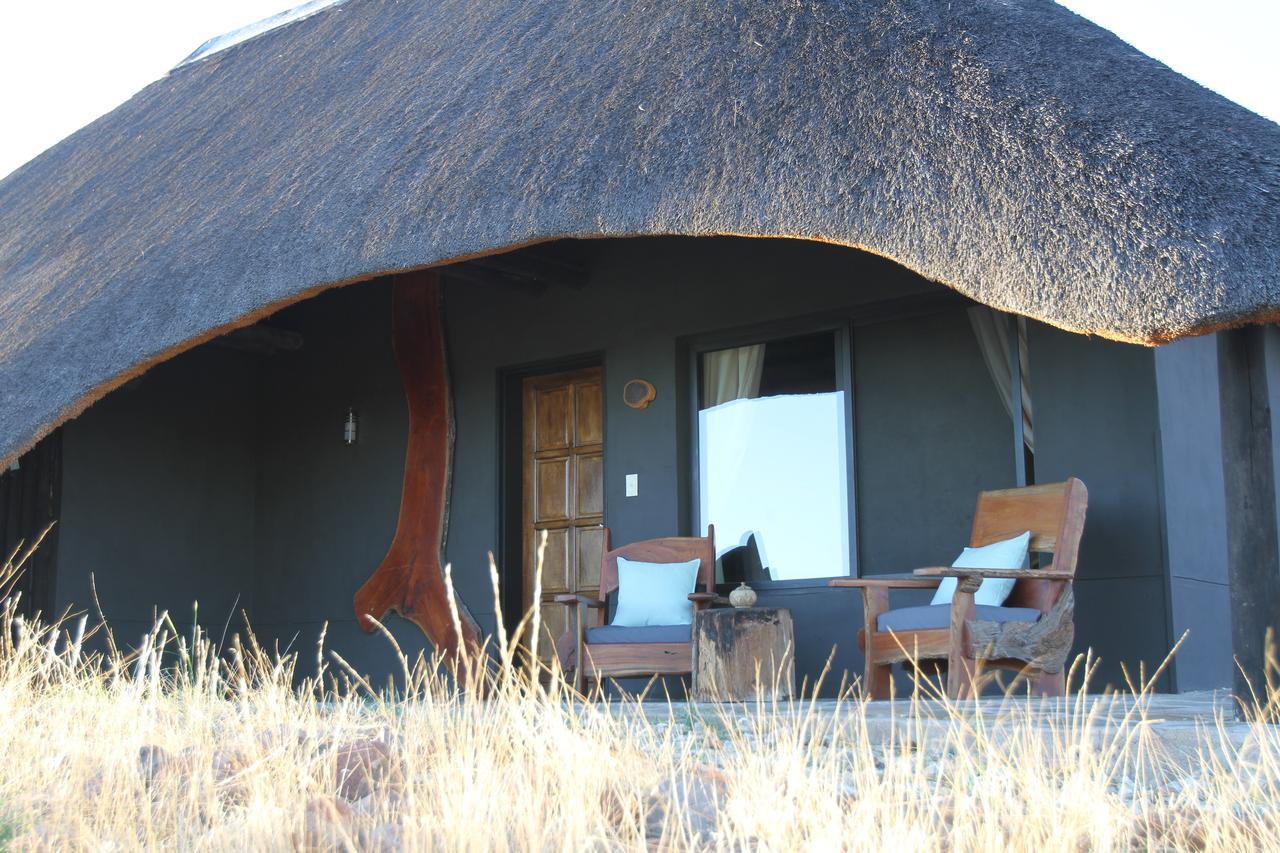 Ai Aiba - The Rock Painting Lodge Omaruru Eksteriør bilde